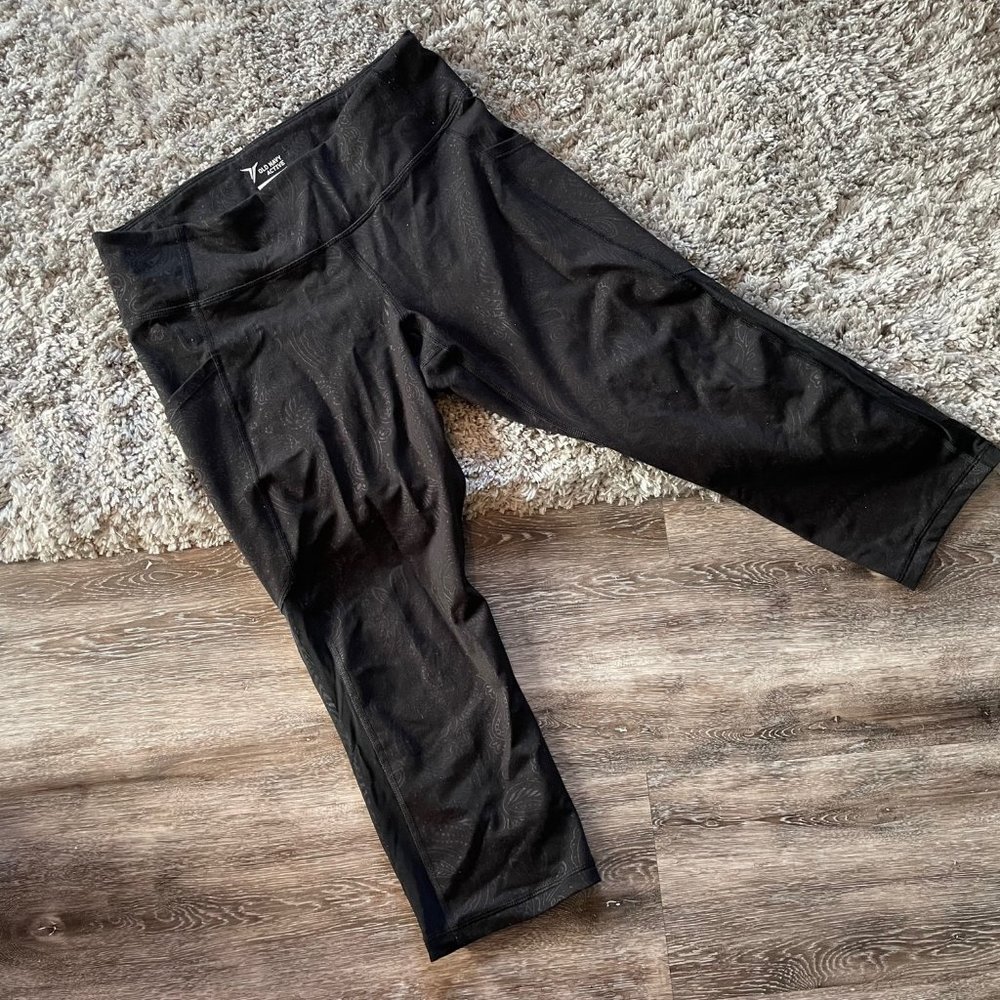 Old Navy Go-dry Active Black Leggings Size Large 3/4 Length with side mesh panel